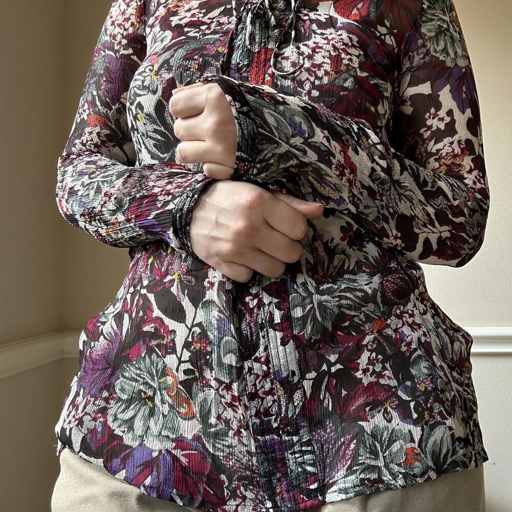 Vintage whimsical floral blouse with stretchy sleeves